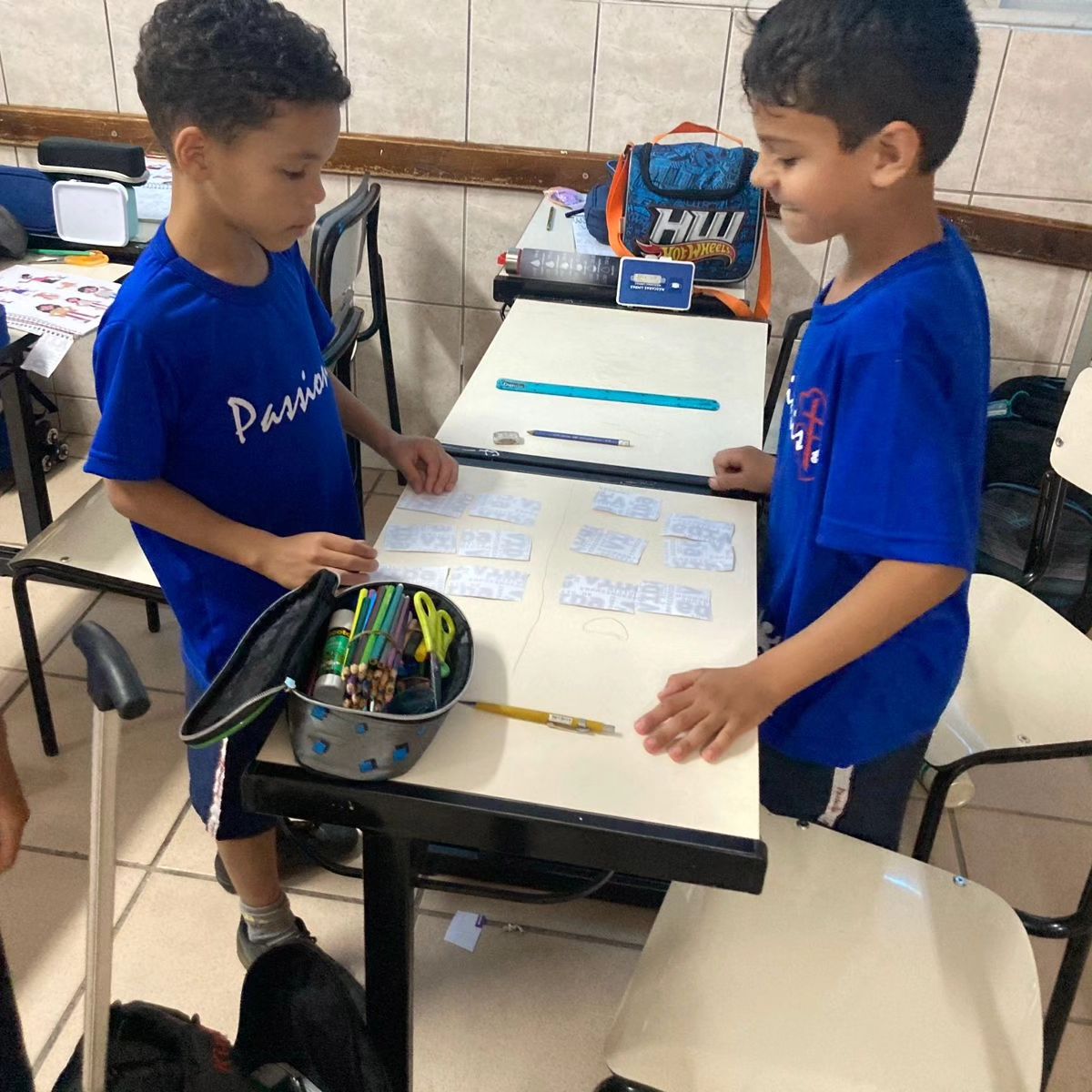 M�mica das profiss�es M�e da Santa Esperan�a