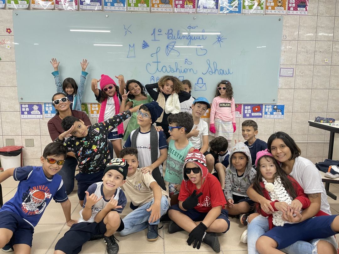 Arrasando no estilo com nossos alunos do 2� ano! M�e da Santa Esperan�a