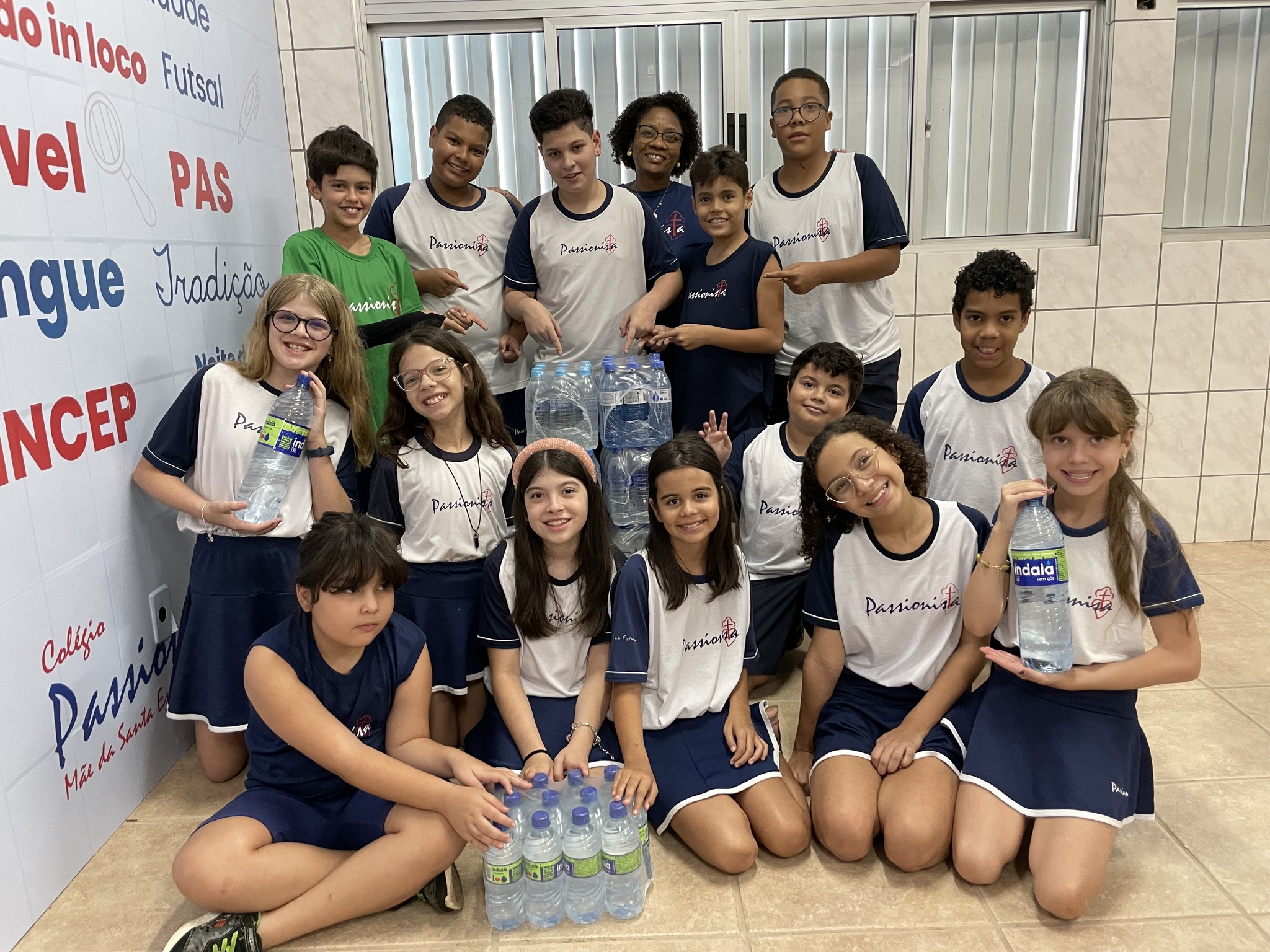 Projeto Solid�rio dos Alunos do 5� Ano! M�e da Santa Esperan�a