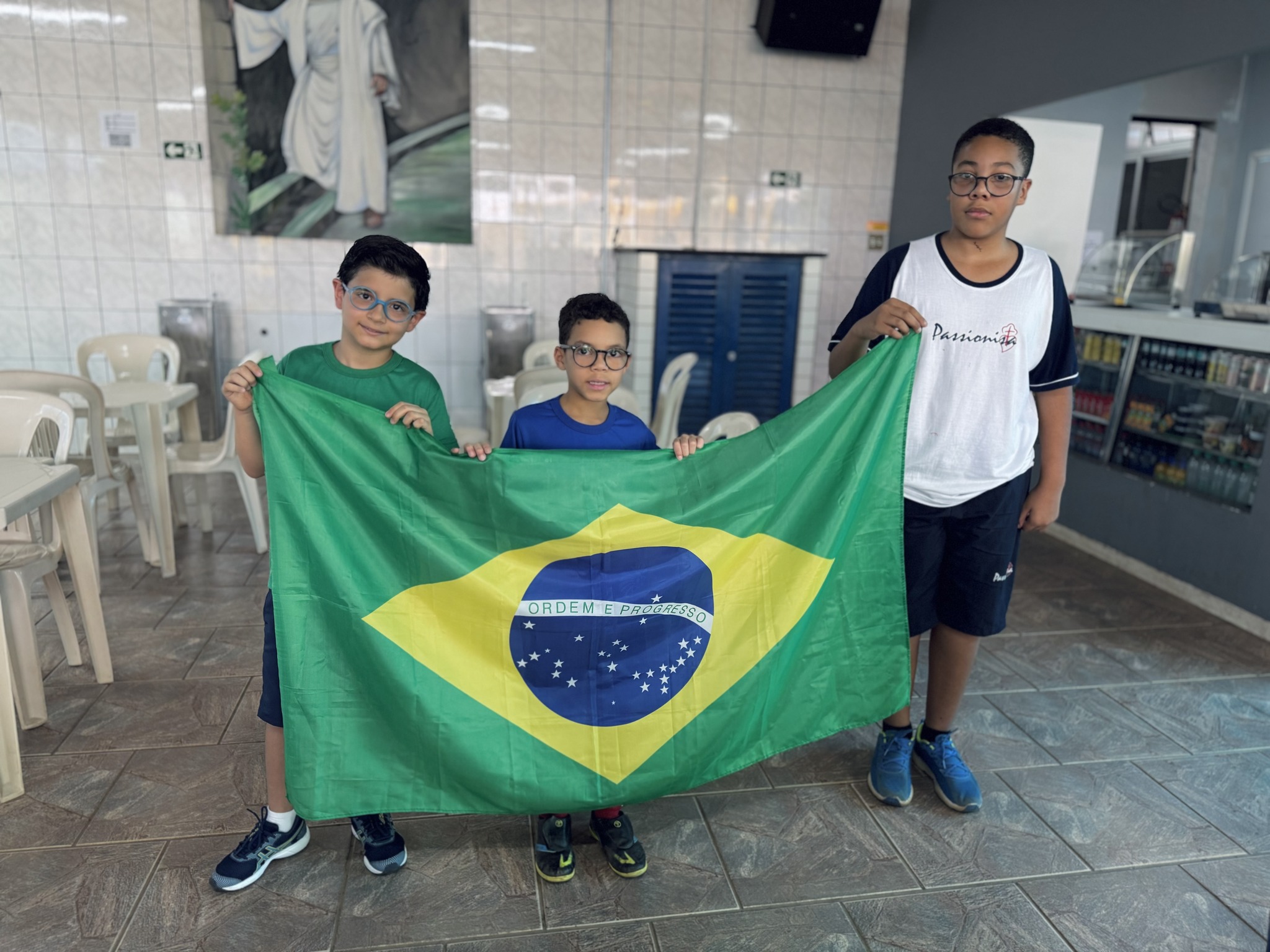 Hino Nacional M�e da Santa Esperan�a