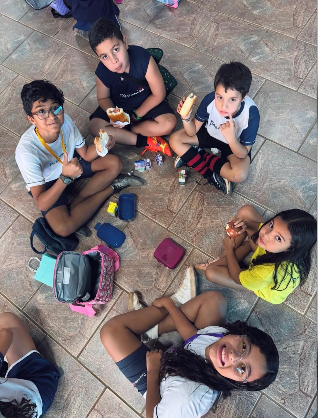 Projeto Escola Sem Bullying� M�e da Santa Esperan�a