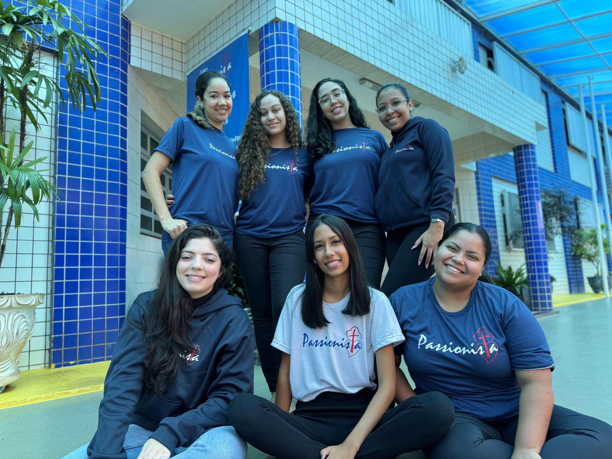 Prontas para dar as boas-vindas M�e da Santa Esperan�a