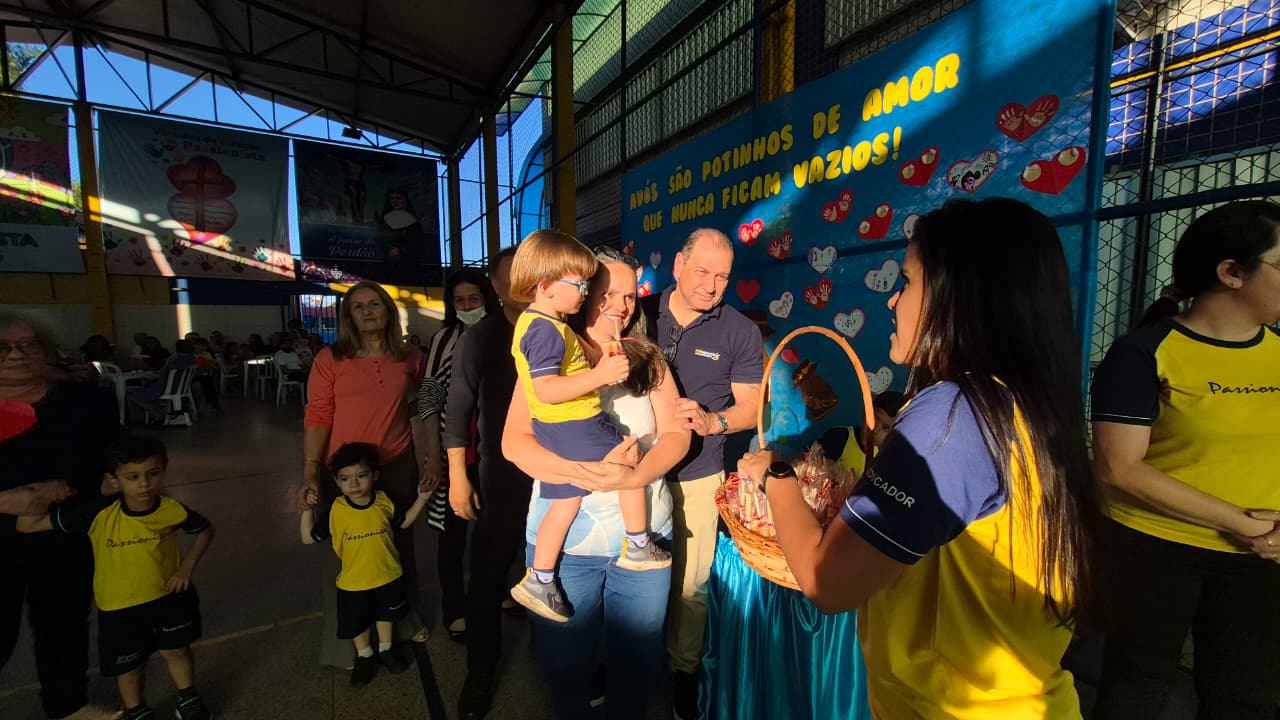 Celebramos o Dia dos Av�s com muito carinho! M�e da Santa Esperan�a