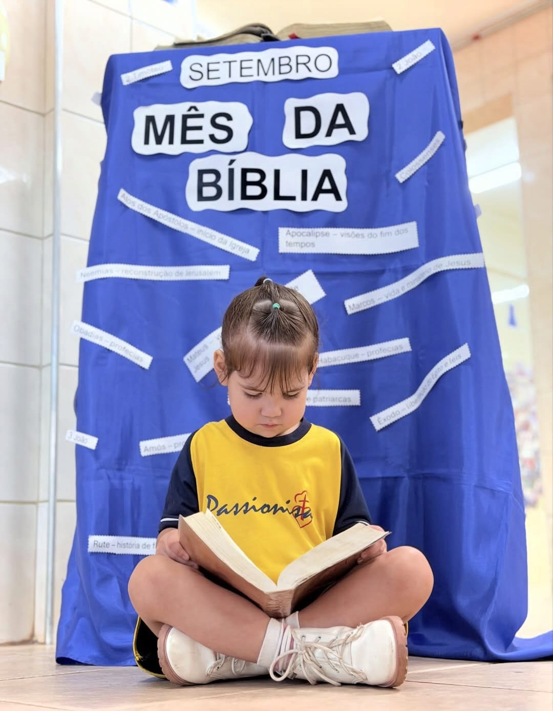M�s da B�blia! M�e da Santa Esperan�a