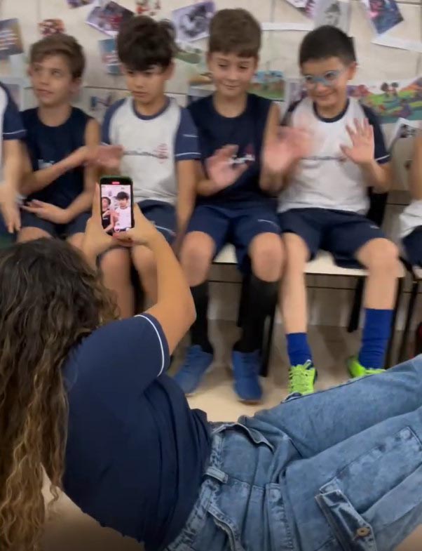 Criatividade nos corredores do col�gio M�e da Santa Esperan�a