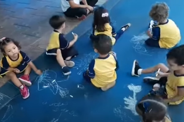 Mundo Bita - Vou Desenhar M�e da Santa Esperan�a